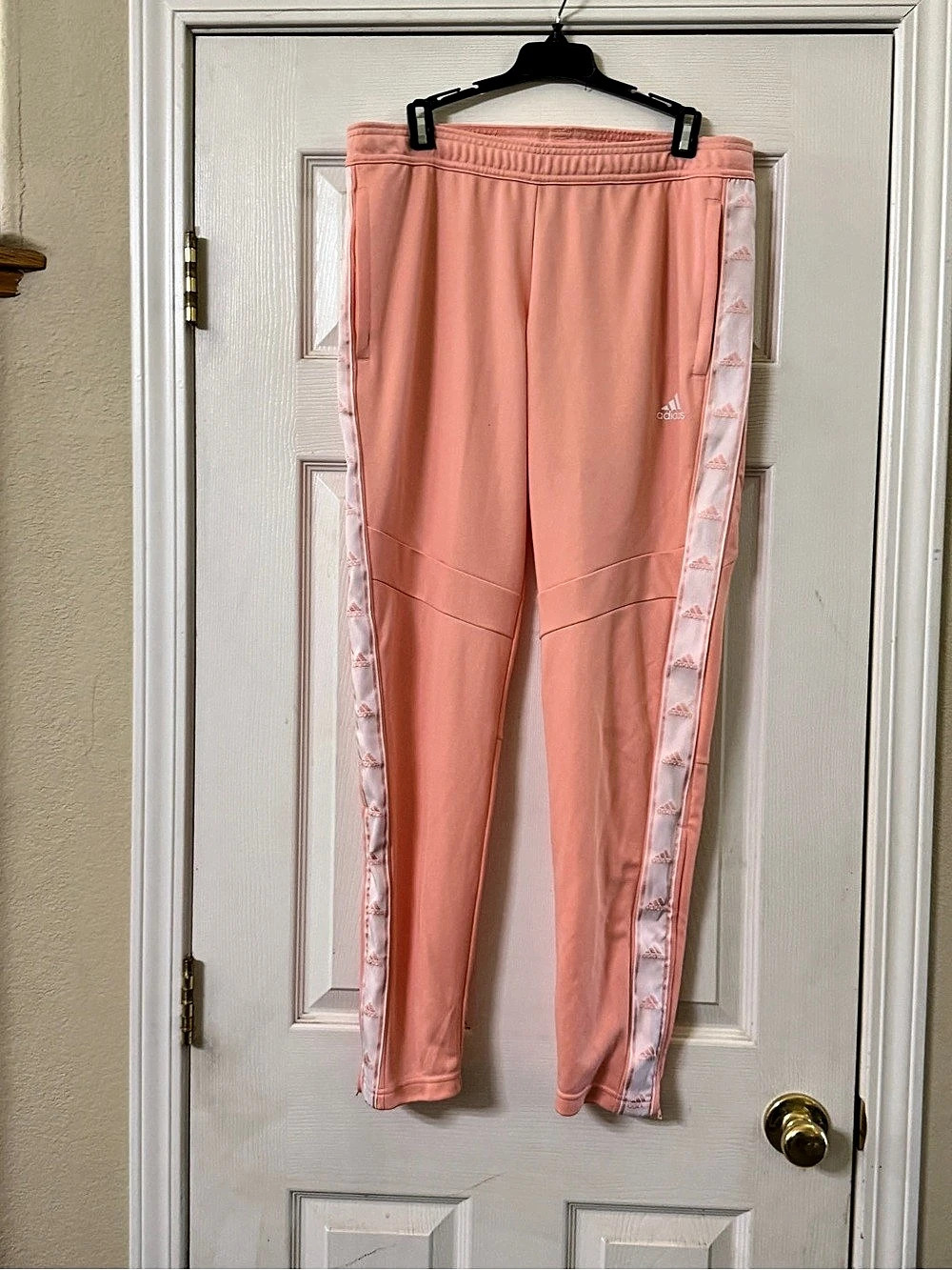 adidas Track Pants in Pink Size Medium Like New